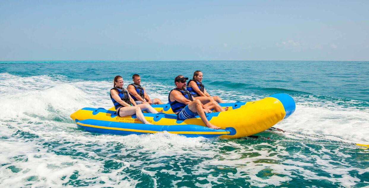 closed bow banana boat .jpg